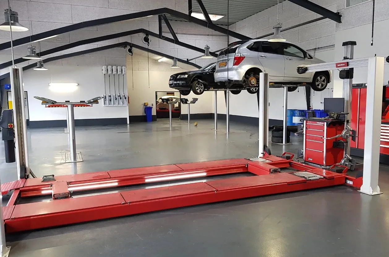 Medarbejderne hos Ikast AutoService